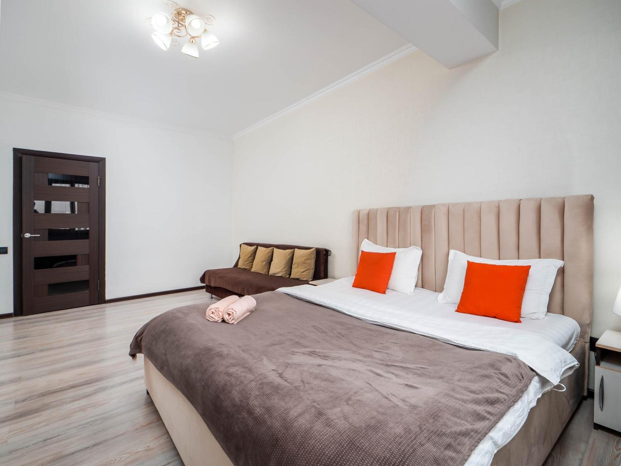 Appartments " Zhetysu-4" 阿拉木图 外观 照片