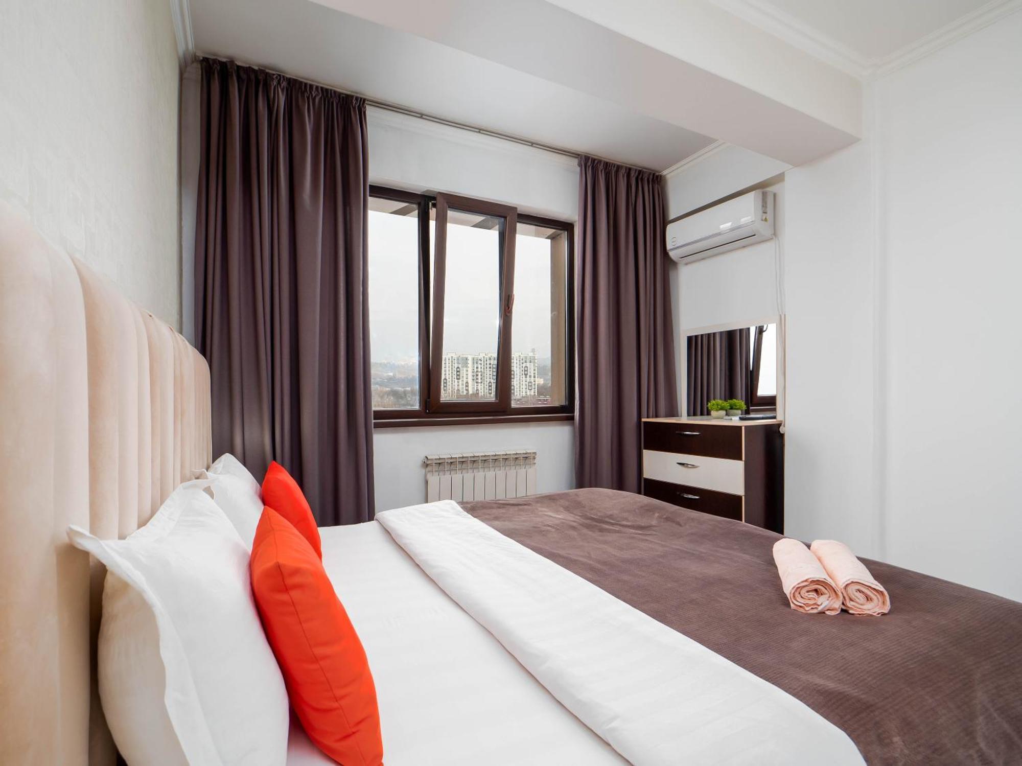 Appartments " Zhetysu-4" 阿拉木图 外观 照片