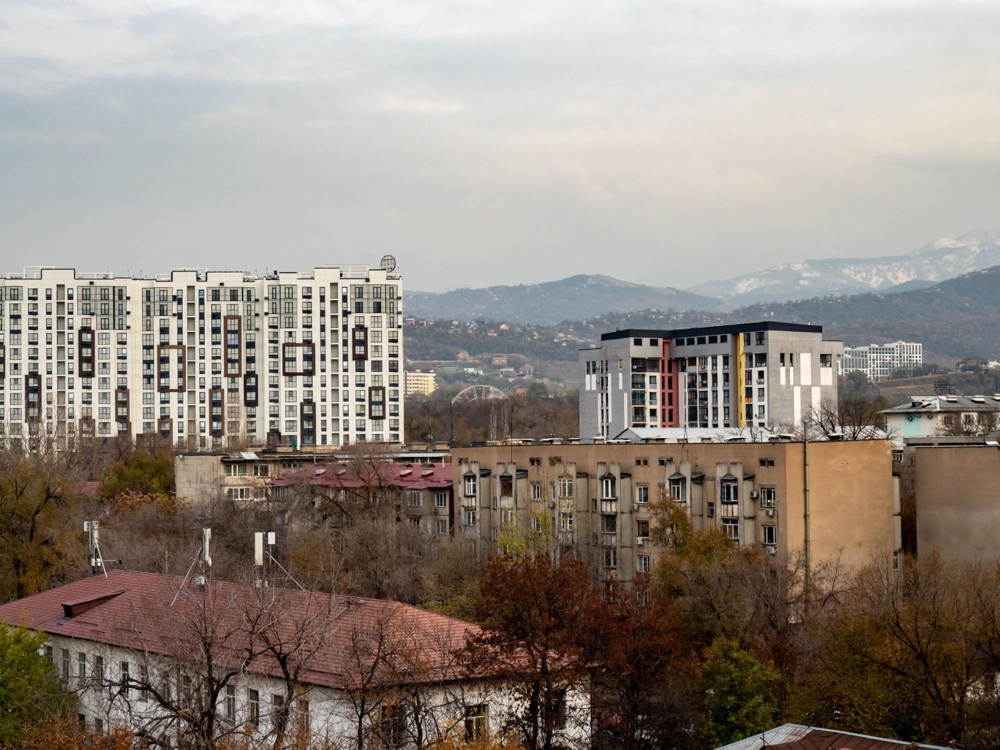 Appartments " Zhetysu-4" 阿拉木图 外观 照片